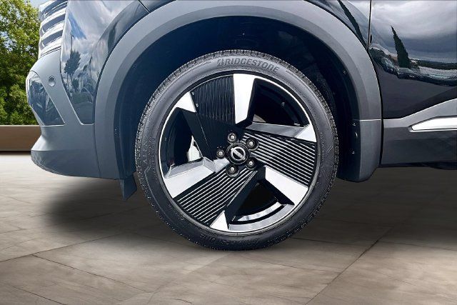 Certified 2025 Nissan Kicks SR AWD/4WD image 31