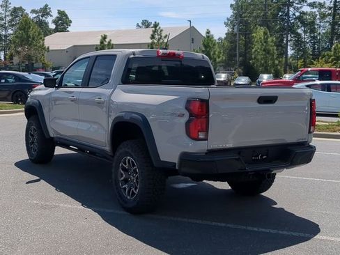 New 2026 Chevrolet Colorado ZR2 w/ Technology Package AWD/4WD image 9