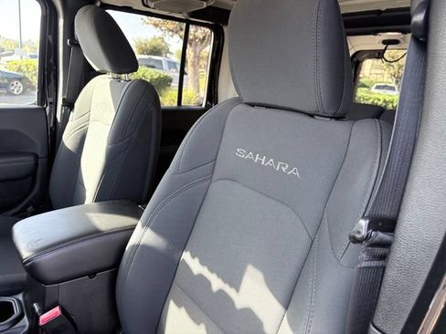 Used 2019 Jeep Wrangler Unlimited Sahara AWD/4WD image 10