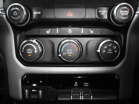 Used 2024 RAM 1500 Big Horn AWD/4WD image 17