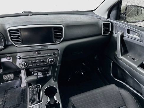 Used 2022 Kia Sportage LX w/ LX FWD Value Edition Package image 19