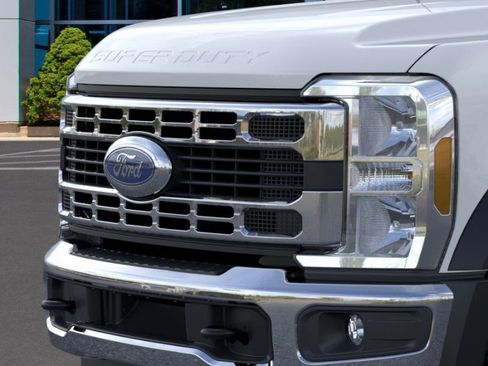 New 2025 Ford F550 4x4 Regular Cab Super Duty image 17
