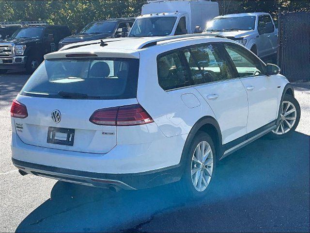 Used 2019 Volkswagen Golf Alltrack S AWD/4WD image 4