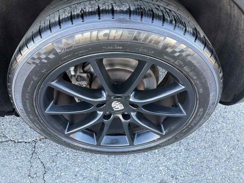 Used 2021 Porsche Cayenne Coupe image 21