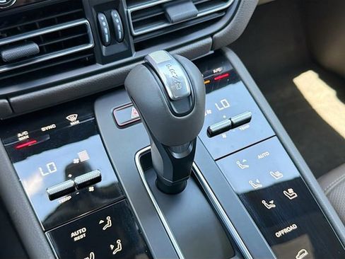 Used 2026 Porsche Macan Turbo AWD/4WD image 29