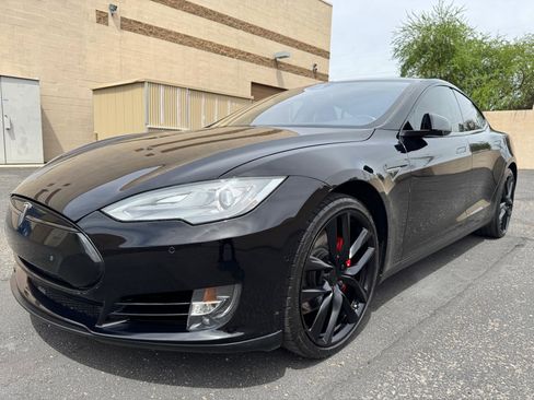 Used 2015 Tesla Model S 90 RWD image 4