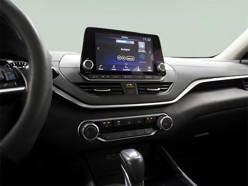 Used 2022 Nissan Altima 2.5 SV w/ SV Premium Package image 21