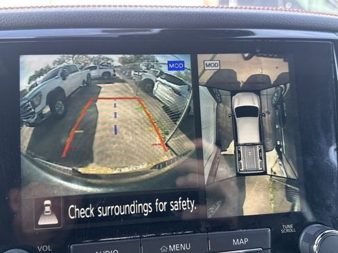 Used 2021 Nissan Titan PRO-4X w/ Pro-4x Convenience Package image 21