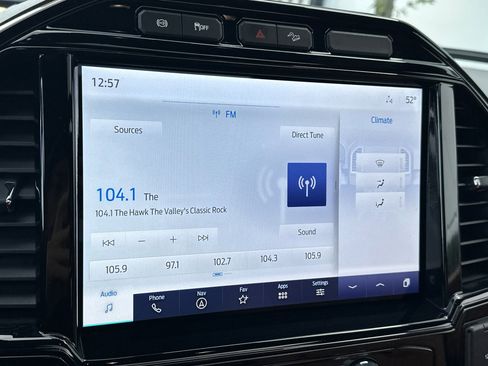 Used 2022 Ford F250 Lariat w/ Black Appearance Package image 17