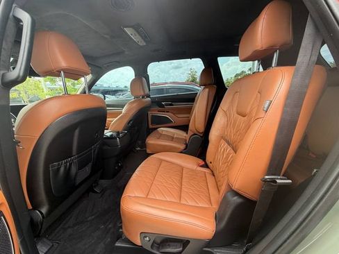 Used 2025 Kia Telluride SX Prestige X-Pro AWD/4WD image 12