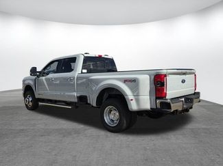 New 2026 Ford F350 Lariat w/ Lariat Premium Package AWD/4WD video 3