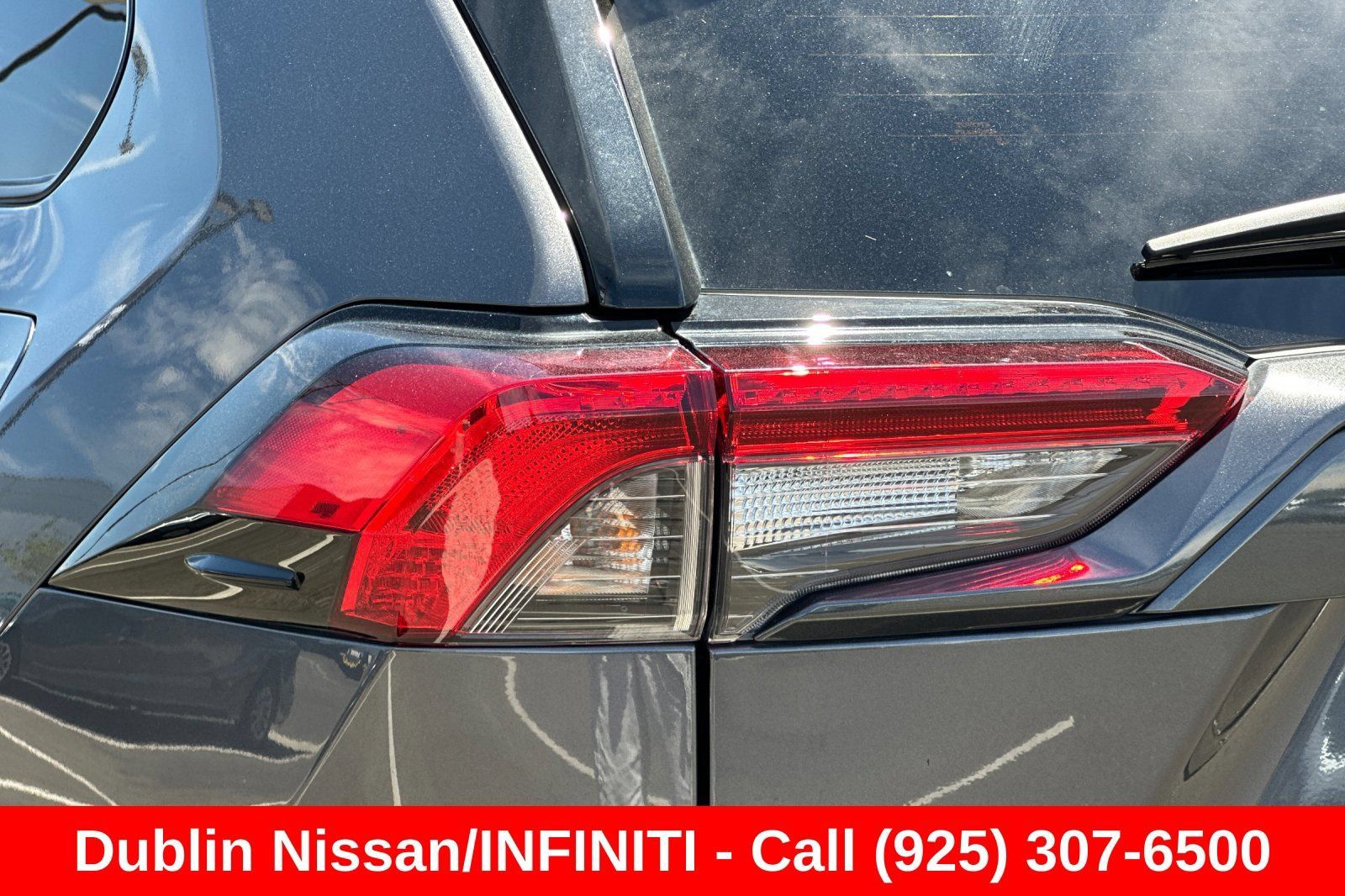 Used 2022 Toyota RAV4 LE AWD/4WD image 46