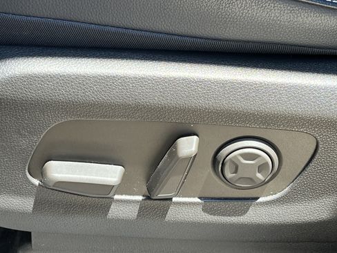 Used 2025 Kia Carnival SX Prestige FWD image 17