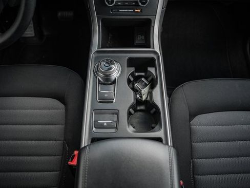 Certified 2022 Ford Edge SE w/ Black Appearance Package image 29