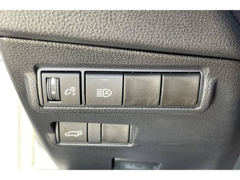Used 2024 Toyota Corolla Cross XLE w/ Convenience Package FWD image 40