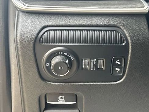 Used 2022 Jeep Wagoneer Series III w/ Convenience Group I AWD/4WD image 22