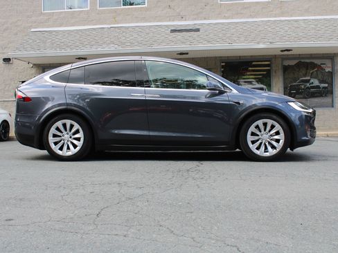 Used 2017 Tesla Model X 75D AWD/4WD image 26