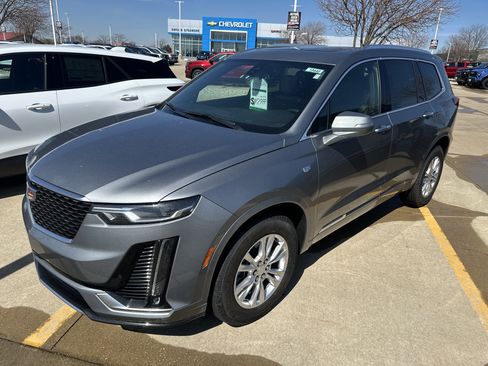 New 2025 Cadillac XT6 Luxury image 3