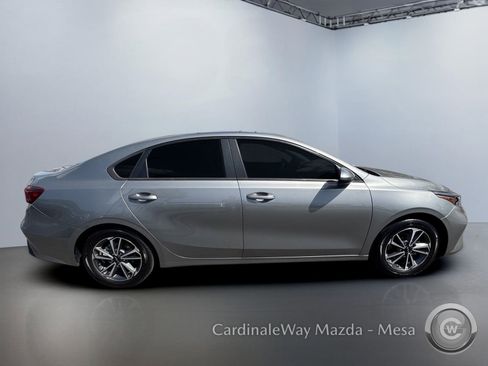 Used 2023 Kia Forte LXS FWD image 3