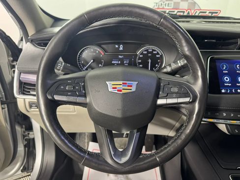 Used 2021 Cadillac XT4 Luxury w/ LPO, Onyx Sport Package AWD/4WD image 10