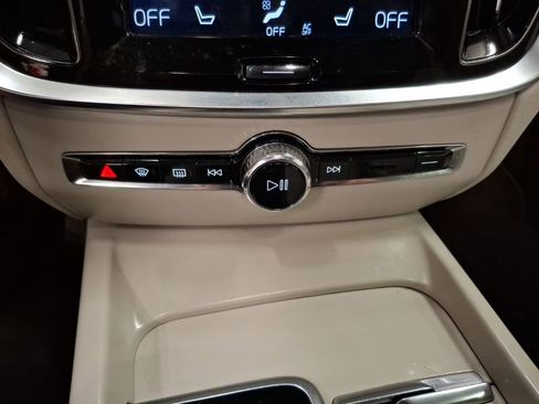 Used 2020 Volvo V60 T5 Cross Country AWD/4WD image 23
