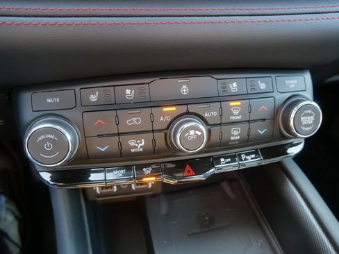 Used 2024 Dodge Durango R/T AWD/4WD image 31