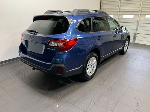 Used 2019 Subaru Outback 2.5i Premium image 3