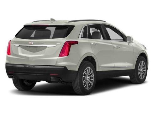 Used 2019 Cadillac XT5 Luxury FWD image 2