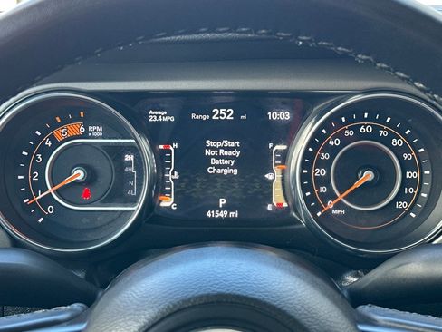 Used 2022 Jeep Gladiator Sport AWD/4WD image 25