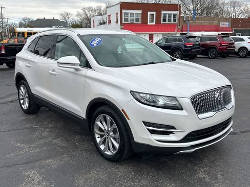 Used 2019 Lincoln MKC Select w/ Select Plus Package FWD image 2