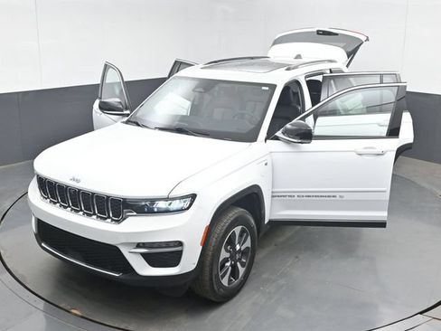 Used 2022 Jeep Grand Cherokee Limited 4xe w/ Luxury Tech Group II AWD/4WD image 52