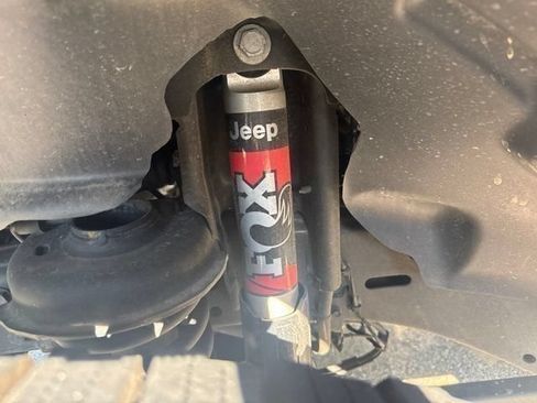 Used 2022 Jeep Gladiator Rubicon w/ LED Lighting Group AWD/4WD image 12