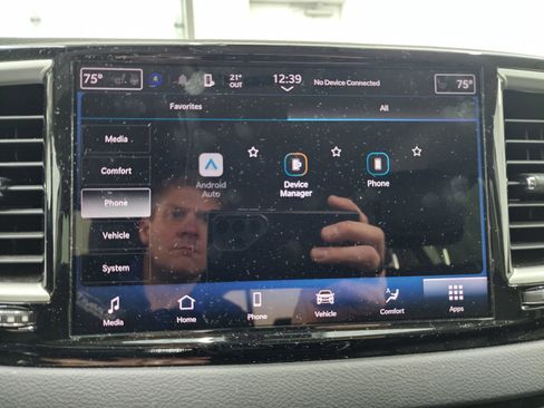 Used 2024 Chrysler Pacifica Touring-L image 55