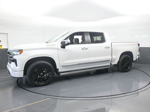 Used 2025 Chevrolet Silverado 1500 High Country w/ Technology Package image 2