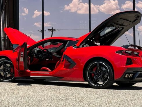Used 2020 Chevrolet Corvette Stingray Premium Cpe w/ 3LT Preferred Equipment Group RWD image 27