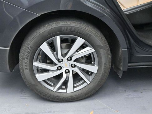 Used 2022 Chevrolet Equinox Premier FWD image 38