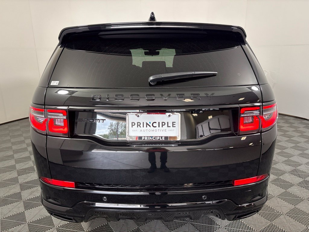 Used 2025 Land Rover Discovery Sport Dynamic SE AWD/4WD image 6