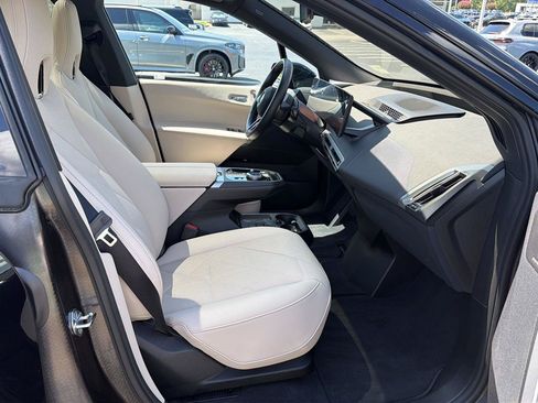 Used 2025 BMW iX xDrive50 w/ Premium Package AWD/4WD image 14