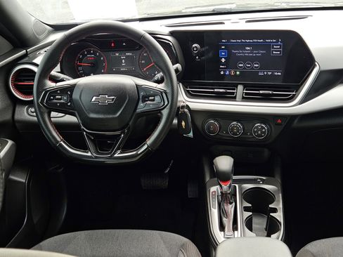 Used 2024 Chevrolet Trax RS w/ Driver Confidence Package FWD image 19