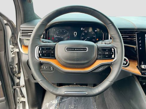 Certified 2024 Jeep Grand Wagoneer Series III AWD/4WD image 11