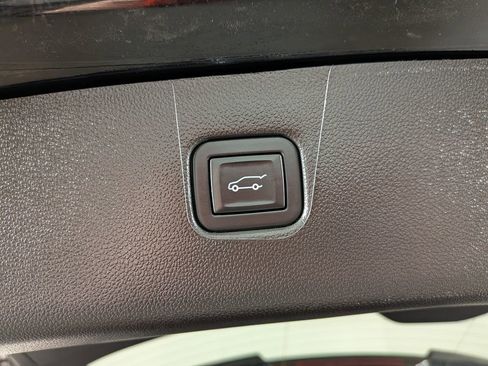 Certified 2025 Chevrolet Blazer Premier w/ Driver Confidence II Package image 13