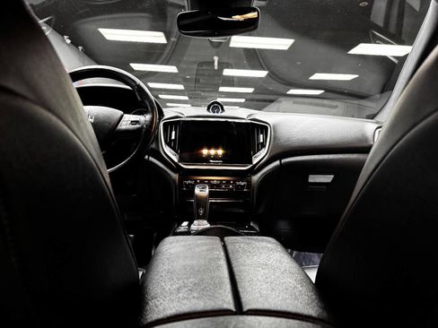 Used 2021 Maserati Ghibli S image 39