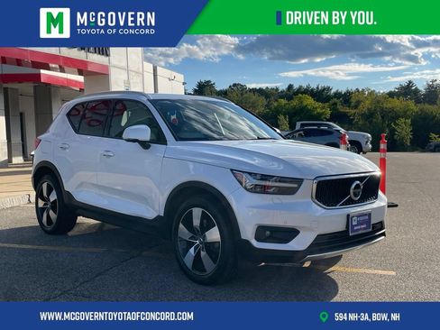 Used 2021 Volvo XC40 T5 Momentum w/ Protection Package Premier AWD/4WD image 7