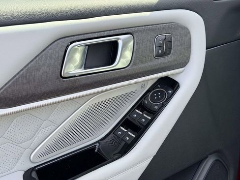 New 2026 Ford Explorer Platinum w/ LUX Leather Package image 17