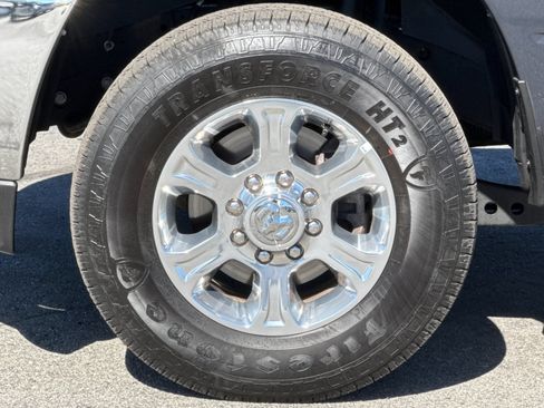 Used 2025 RAM 2500 Big Horn AWD/4WD image 34