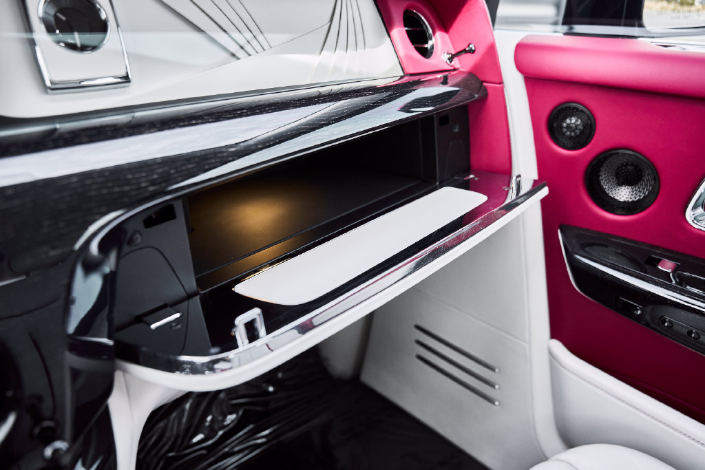 Used 2023 Rolls-Royce Phantom Sedan RWD image 95