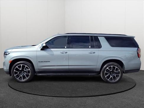 Used 2023 Chevrolet Suburban RST image 2