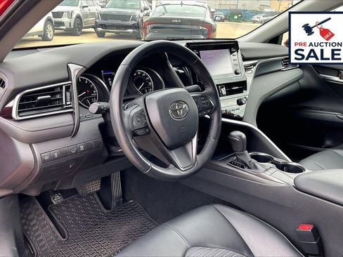 Used 2023 Toyota Camry SE image 14