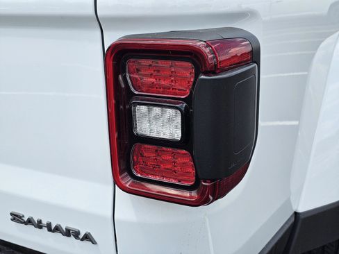 New 2026 Jeep Gladiator Mojave AWD/4WD image 10
