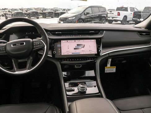 New 2026 Jeep Grand Cherokee Limited w/ Limited Altitude Package image 17